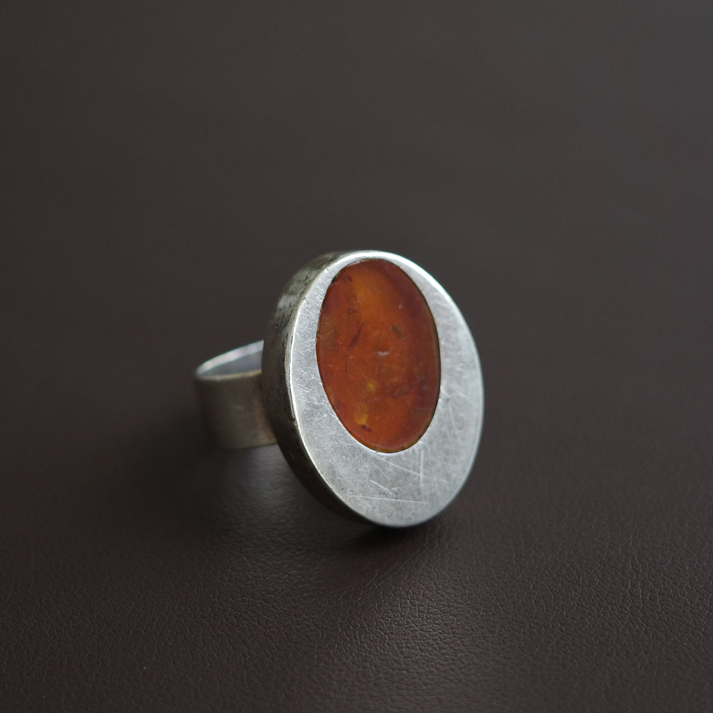 Oval amber ring