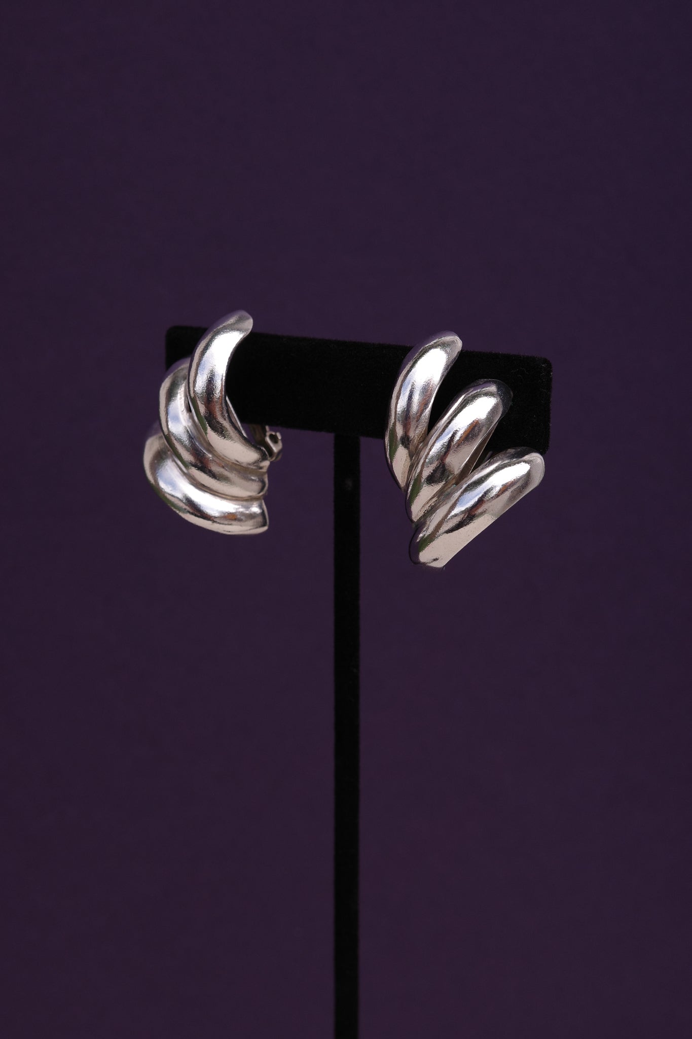Los Ballesteros Clip Earrings