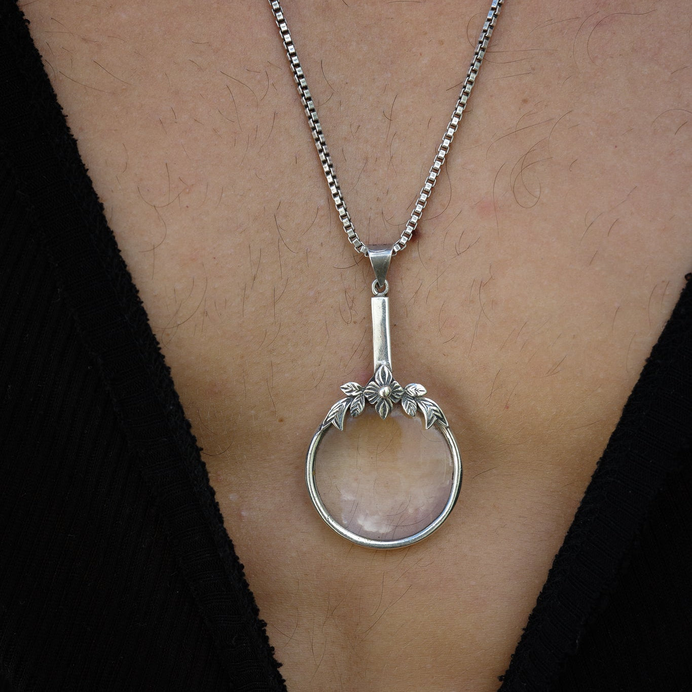 Art Nouveau maginifying glass pendant