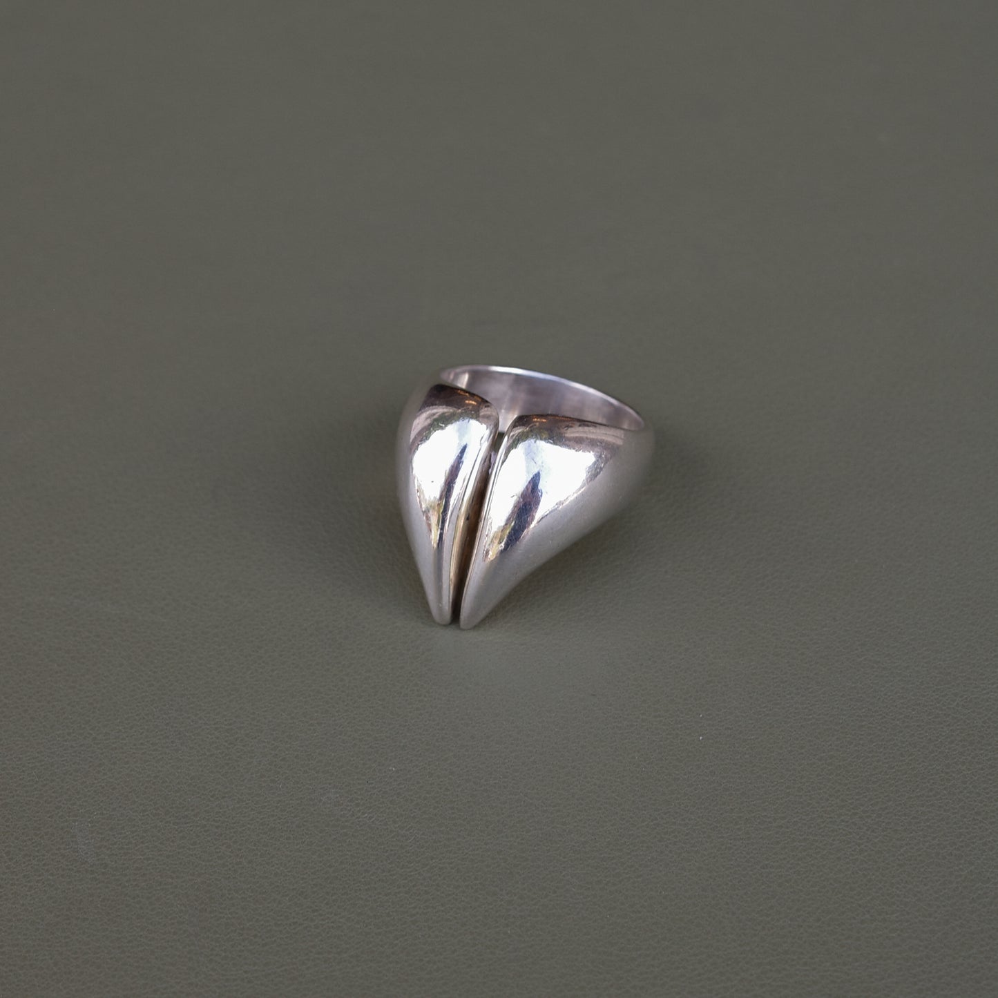 N.E From claw ring