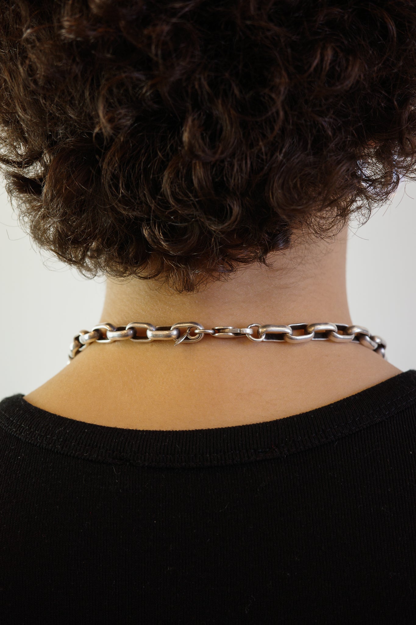Timeless solid cable link chain