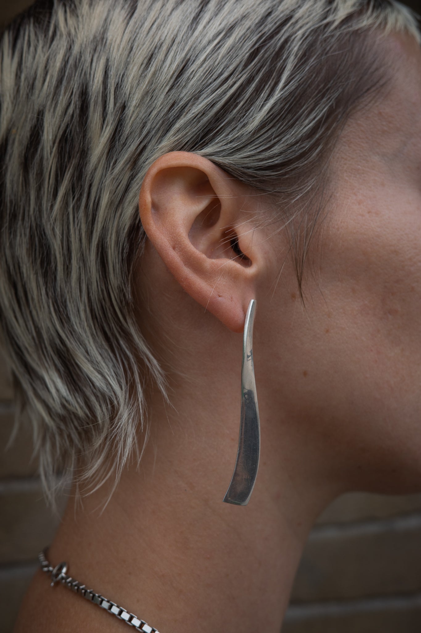 solid swirl dangle earrings