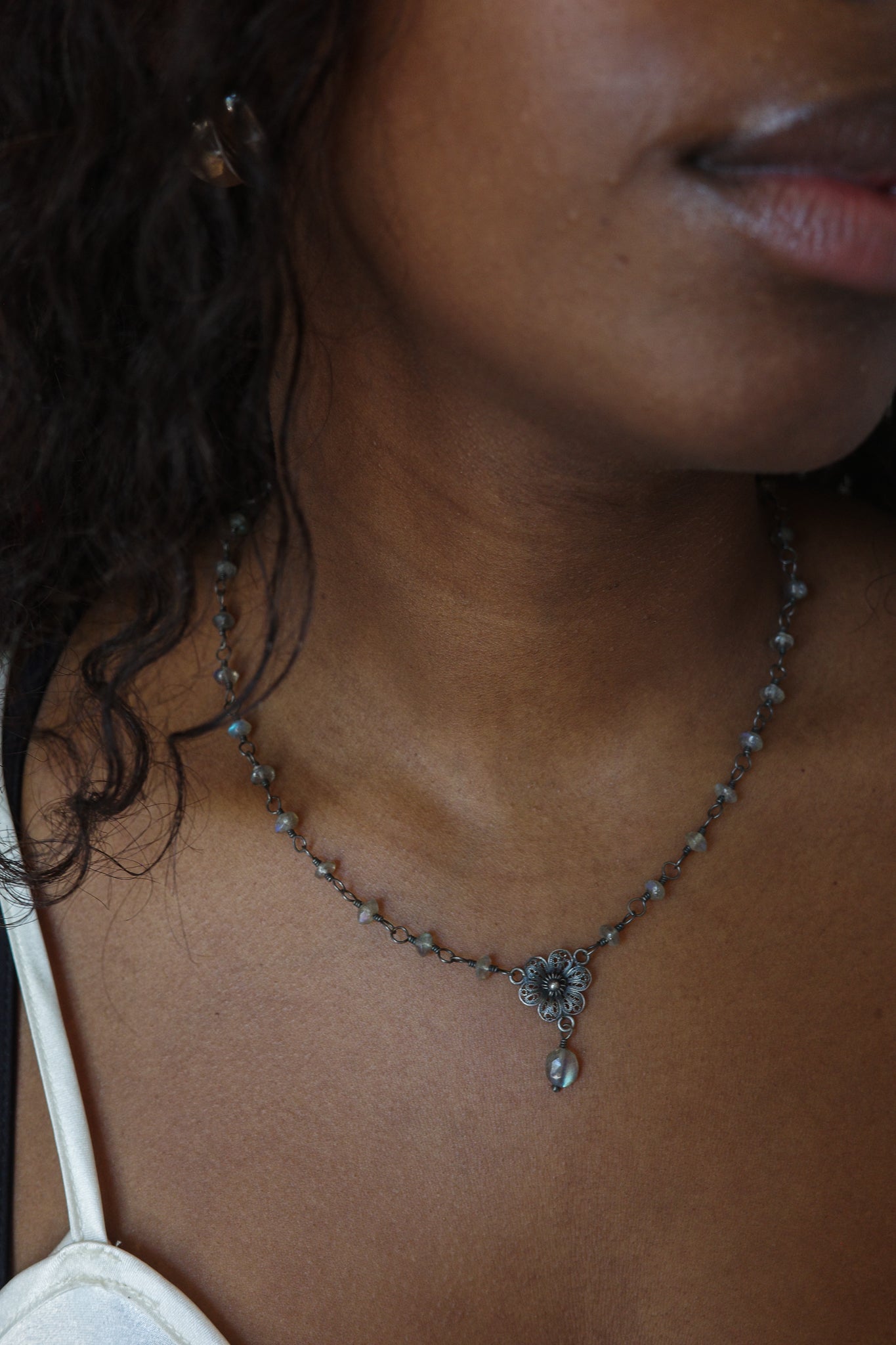 Art Deco flower necklace with moonstones