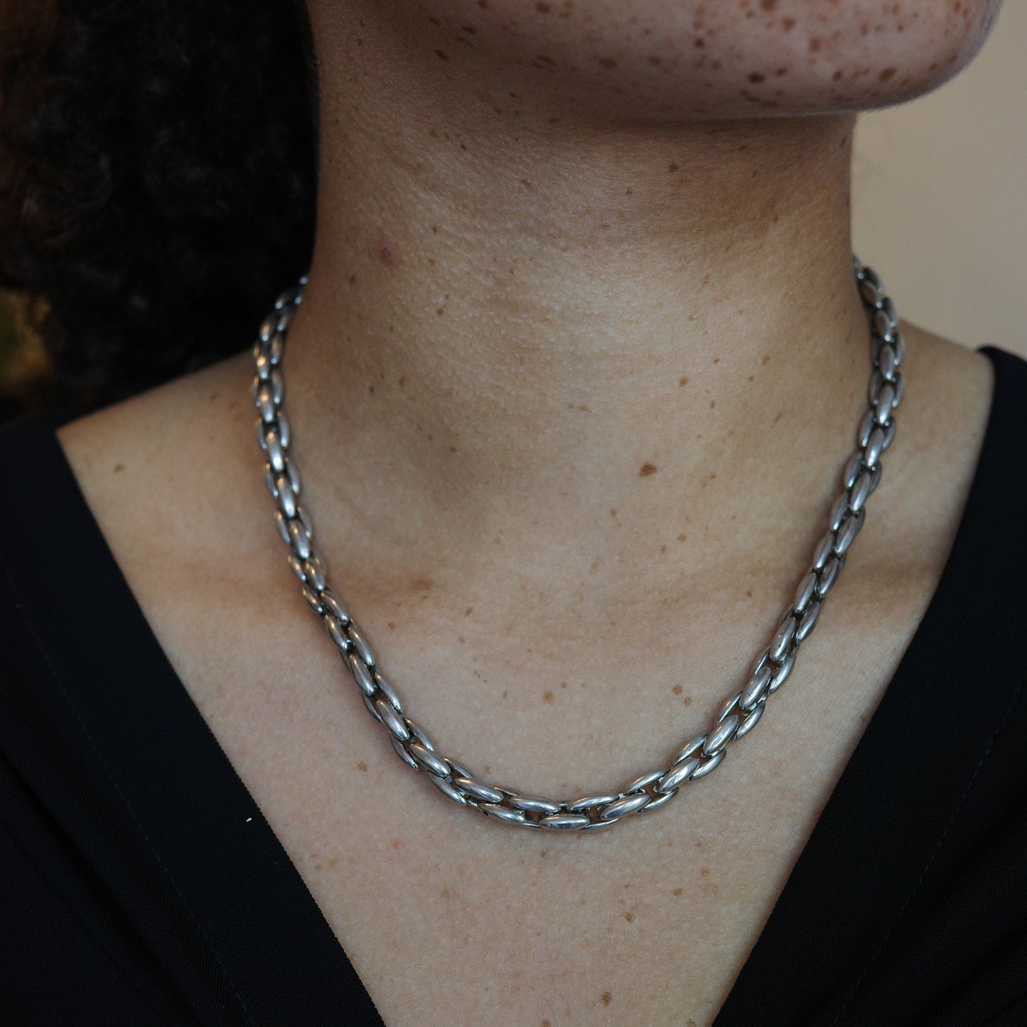 Round rope short necklace