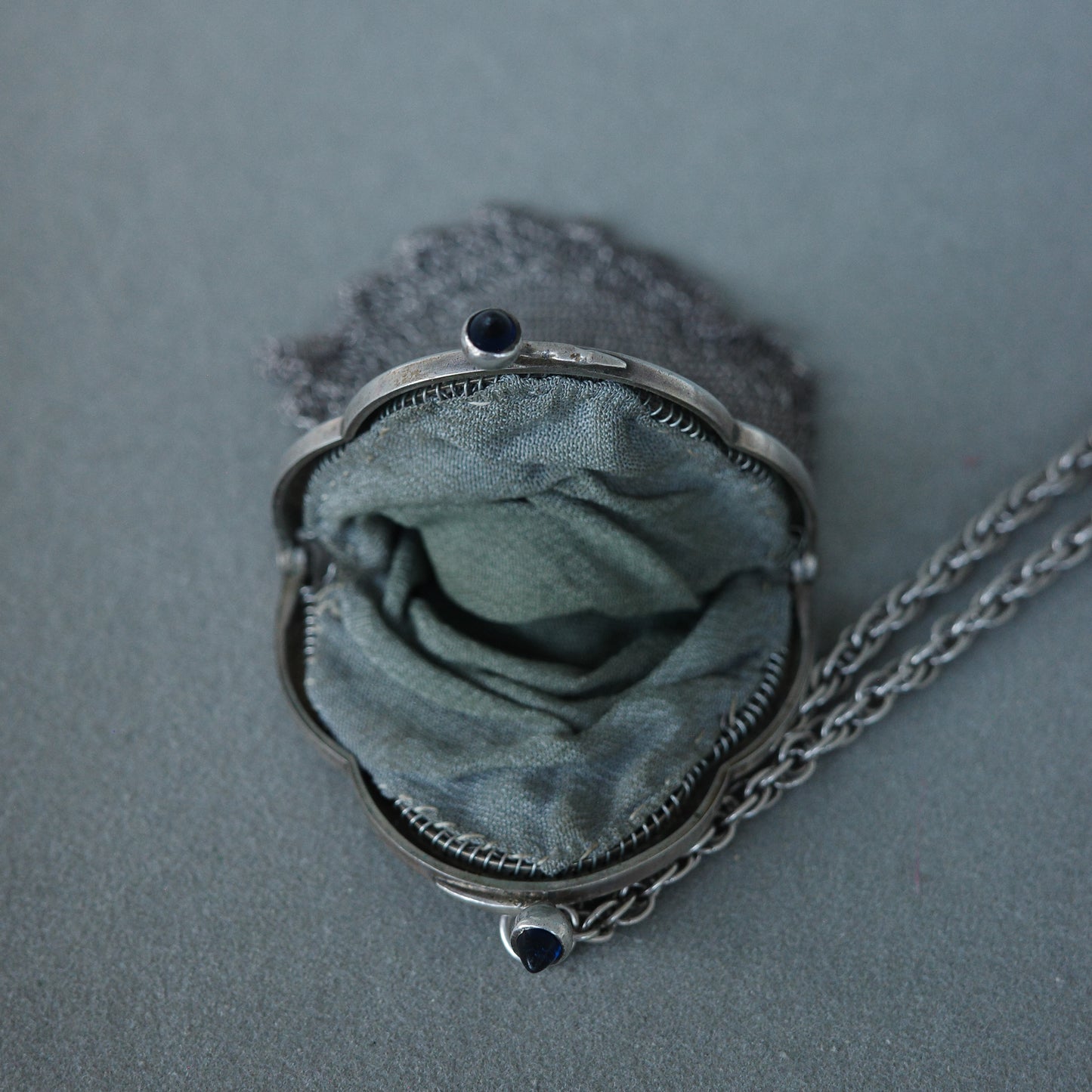 1930s silver mesh purse pendant