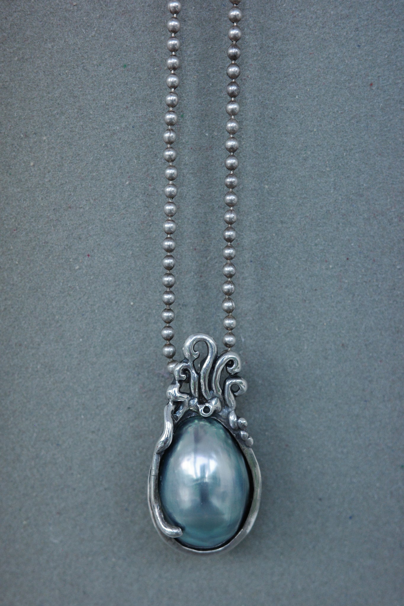 Art Nouveau osmena shell pendant-brooch