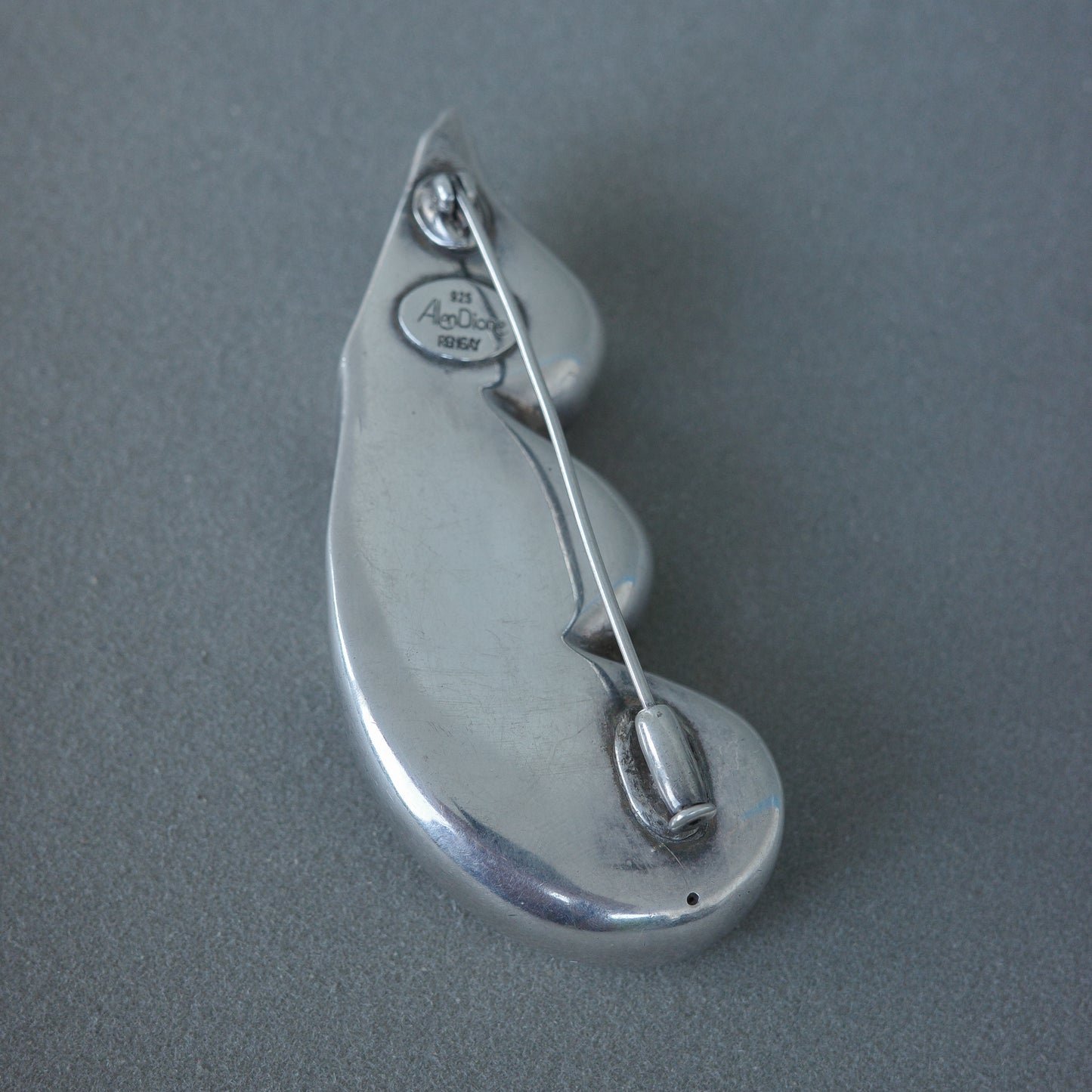 Shell brooch by Alen Dione