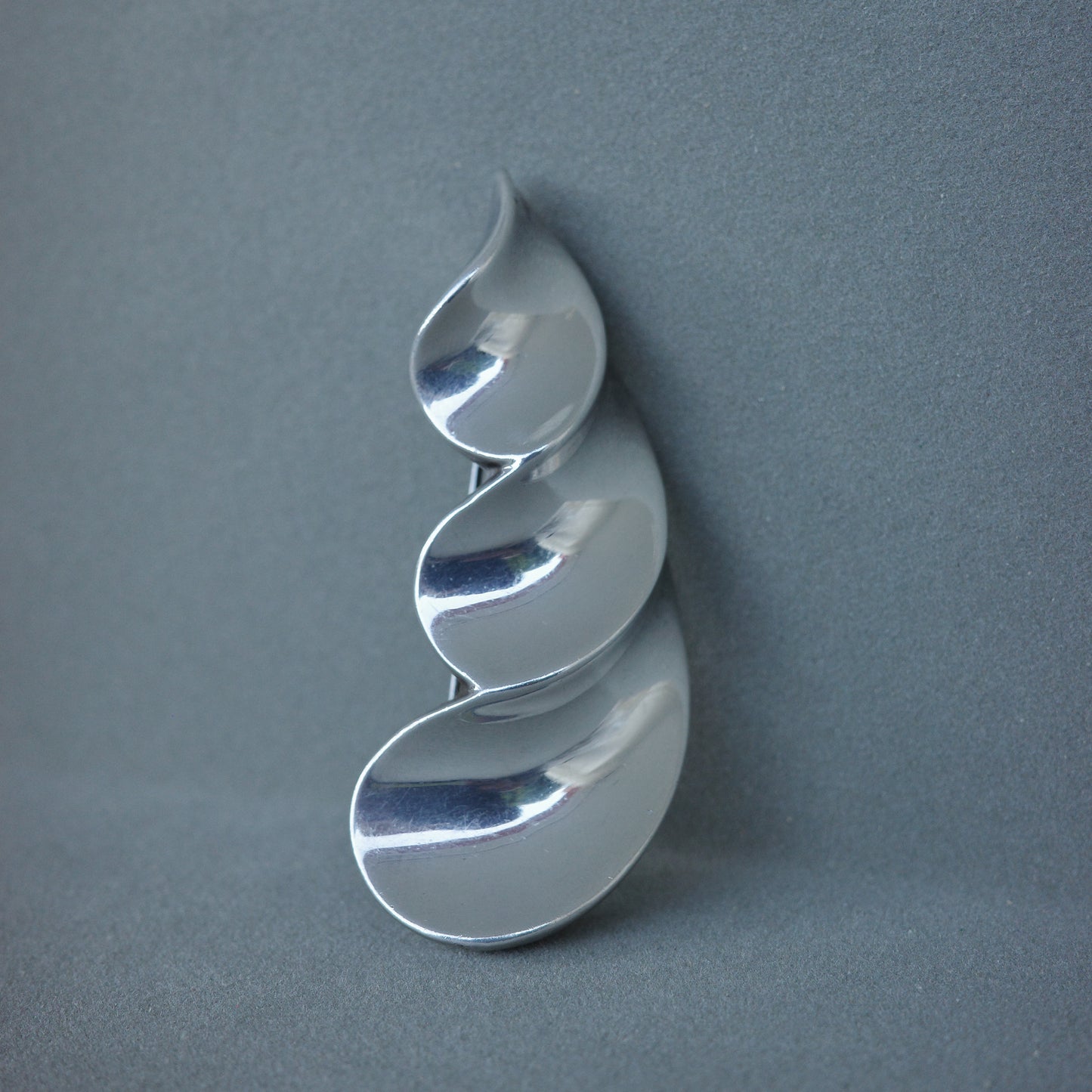 Shell brooch by Alen Dione