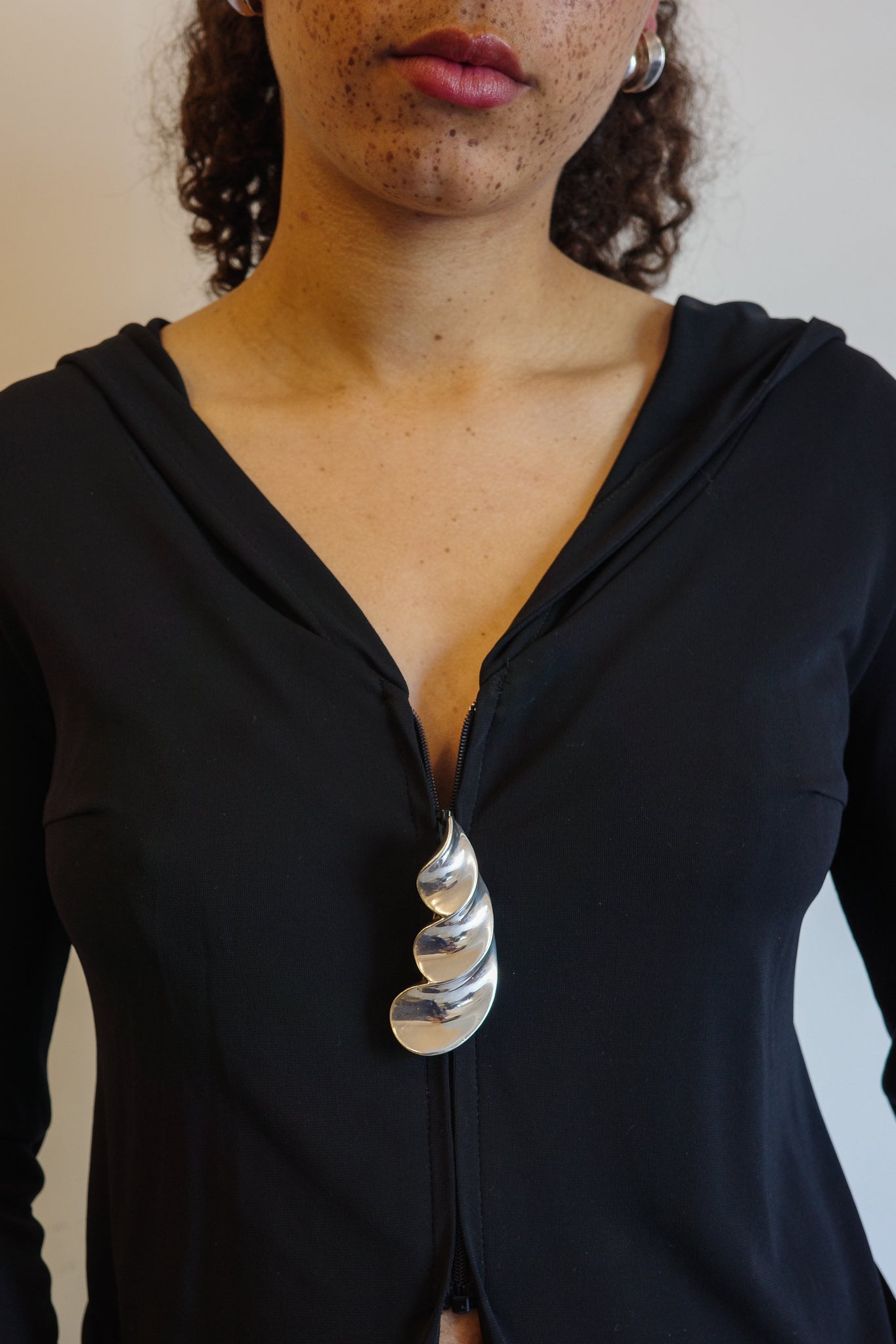 Shell brooch by Alen Dione