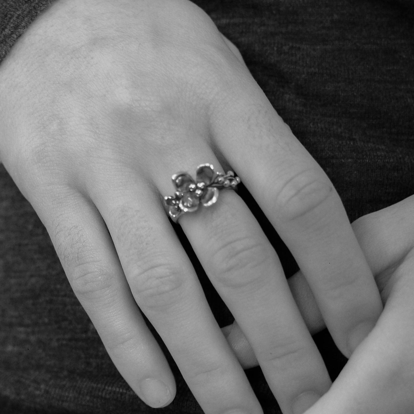 40s - 50s flower ring