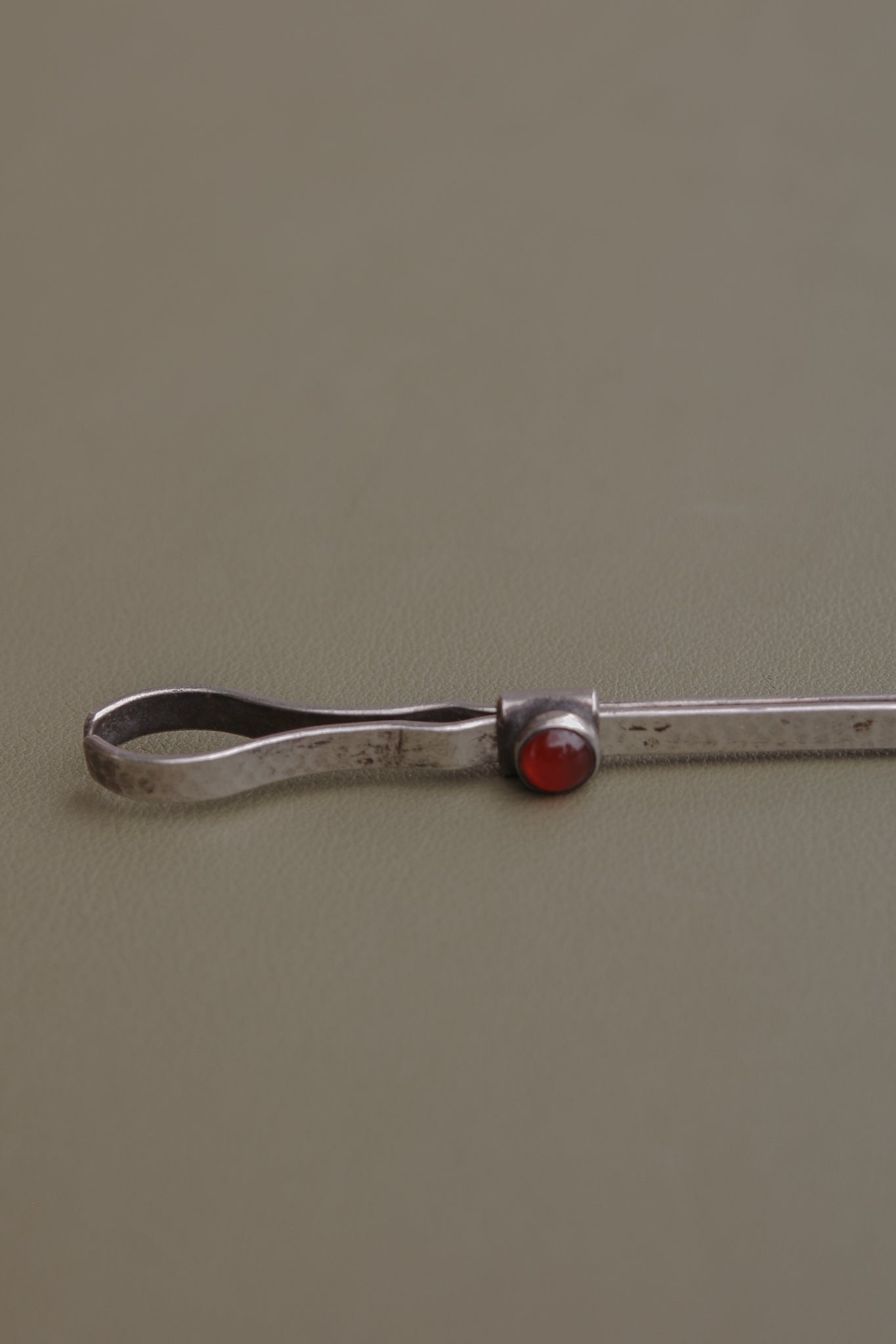 1920s Ring Cigarette Holder With Carnelian Detail