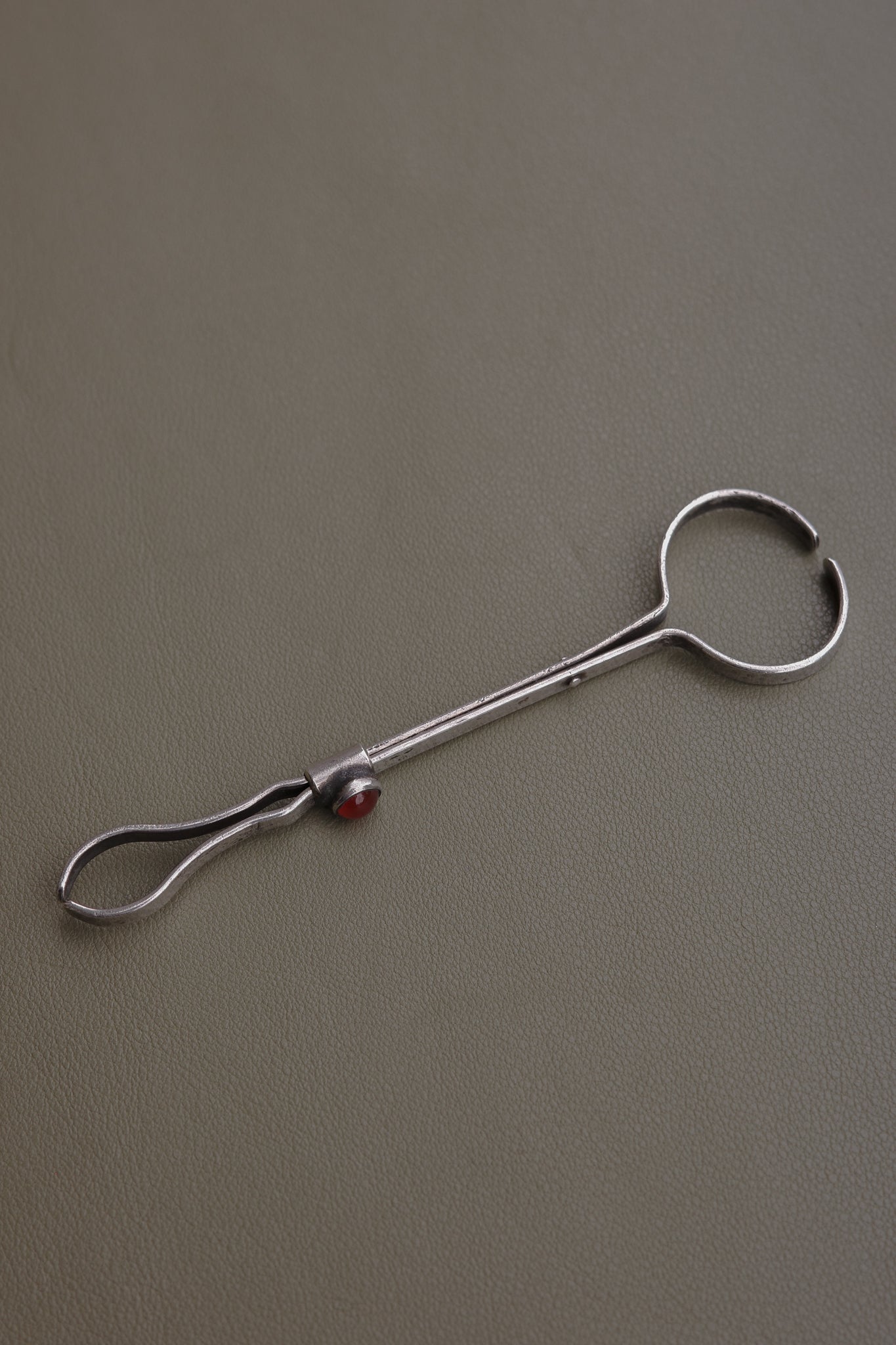 1920s Ring Cigarette Holder With Carnelian Detail