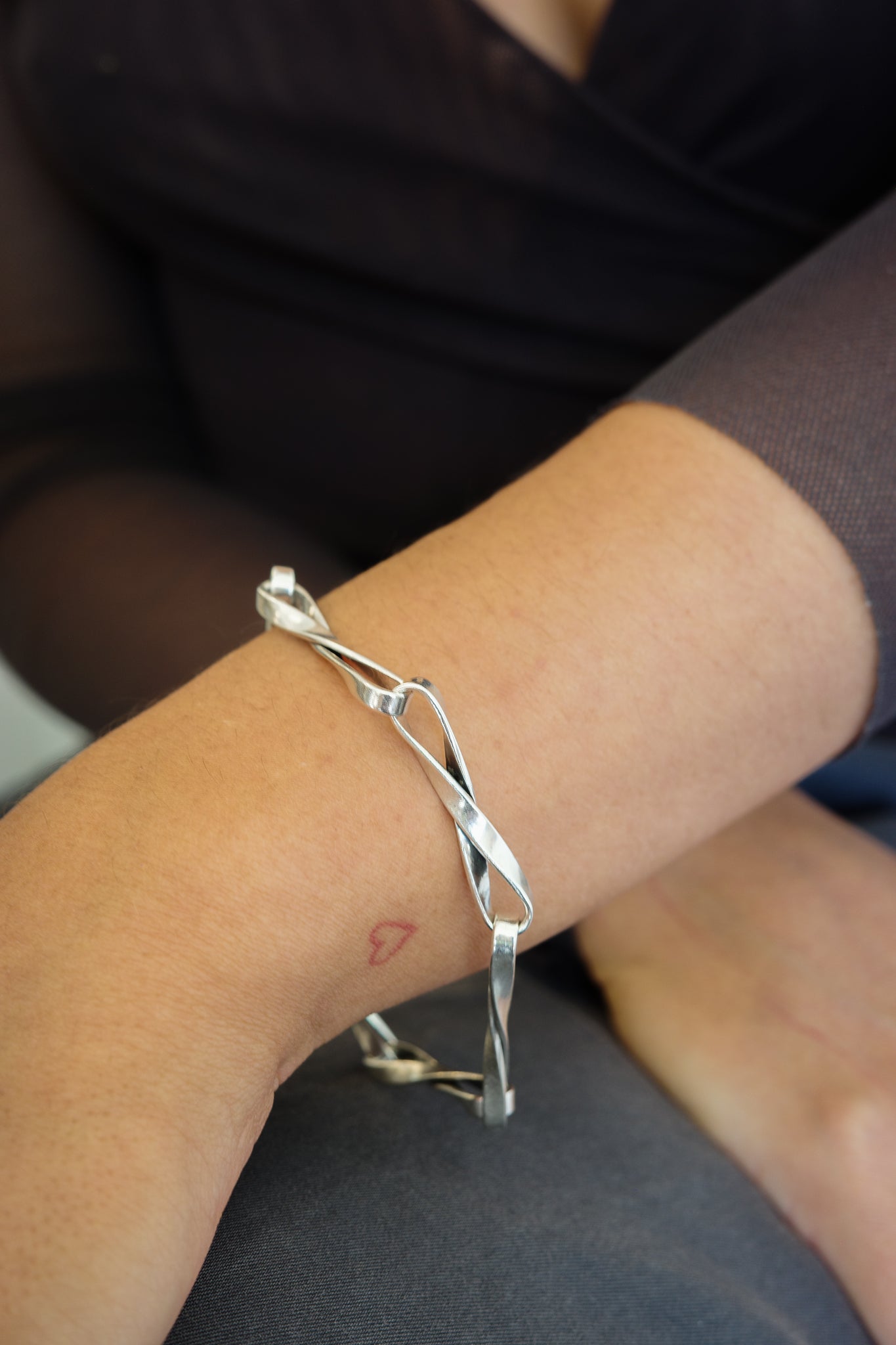 Solid Twisted Link Bracelet