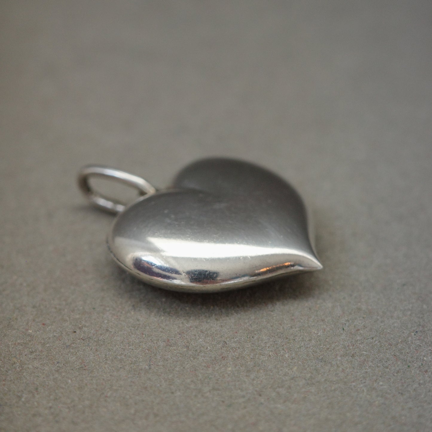 Flat heart pendant