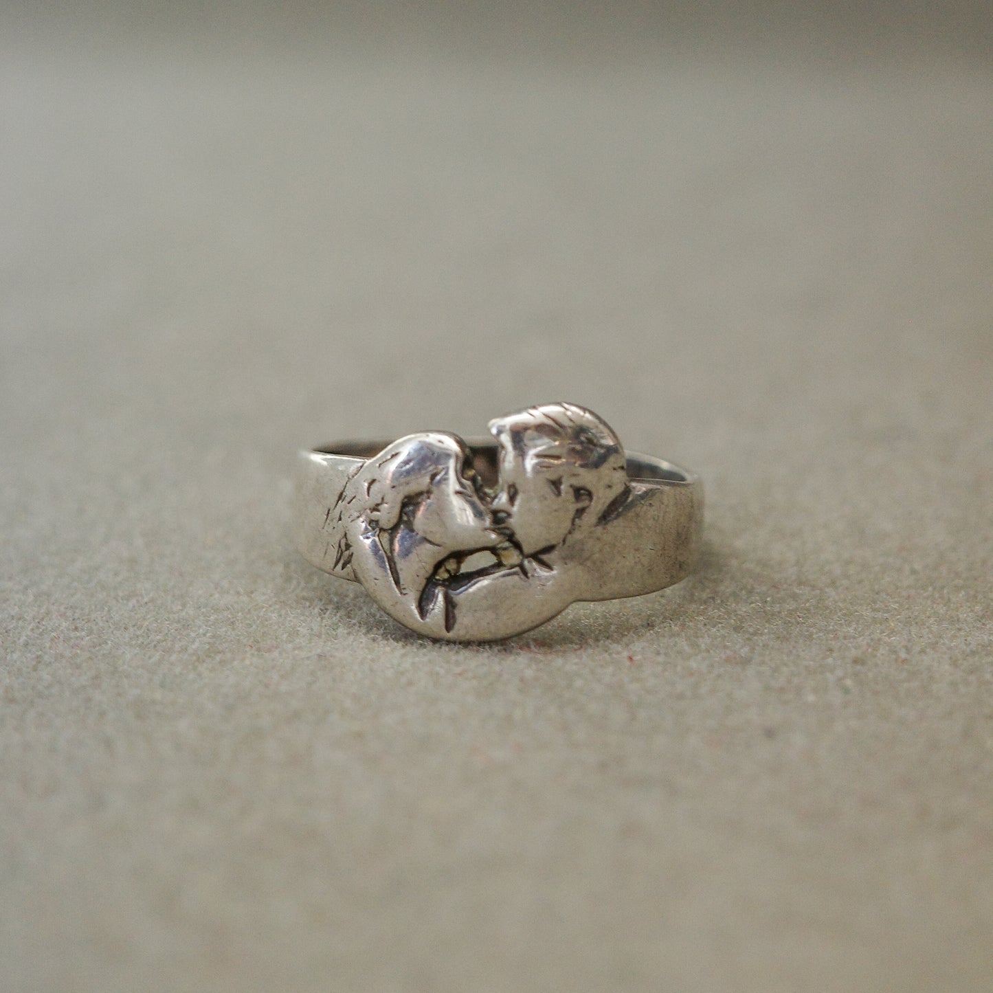 Kiss silver ring