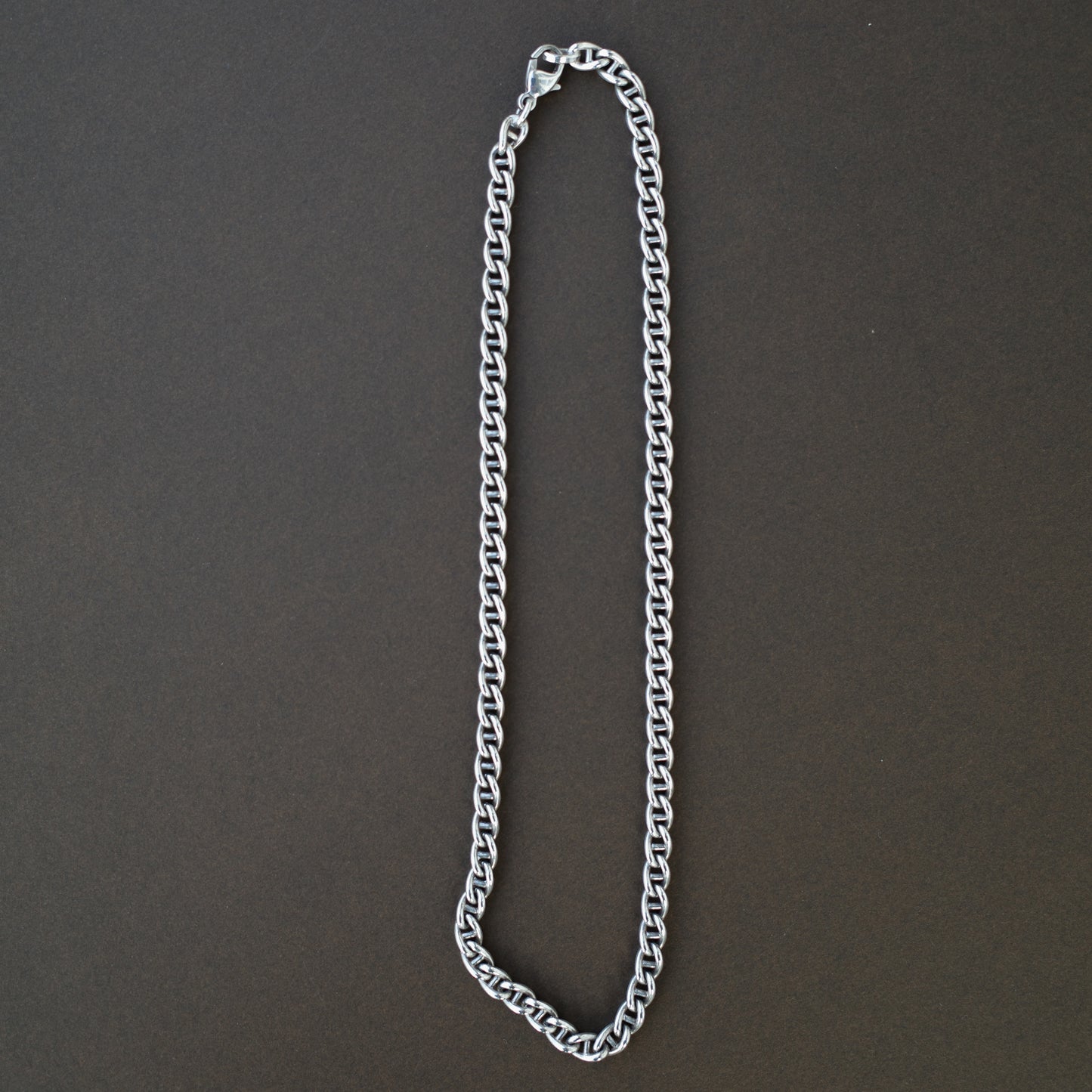 Chubby curb link chain