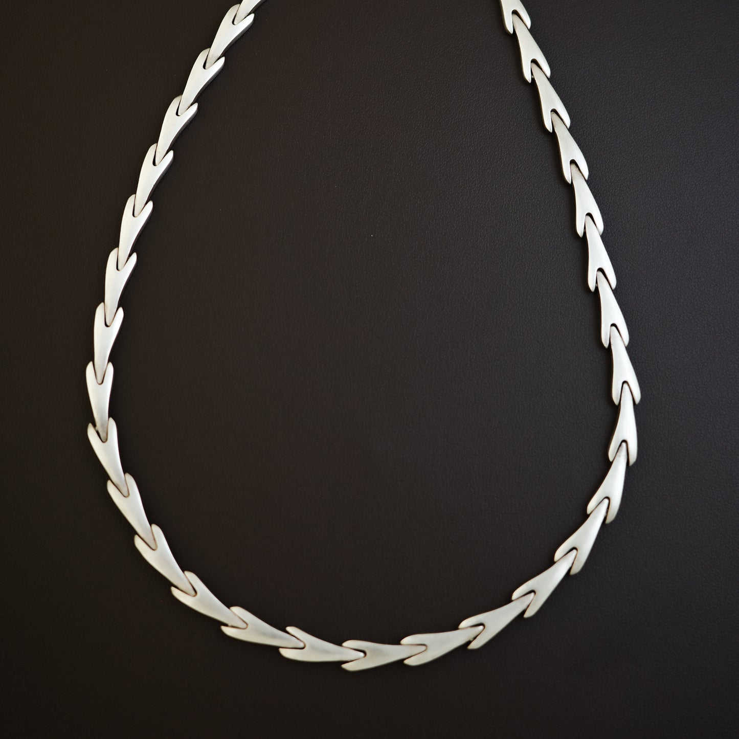 Arrow shaped link necklace