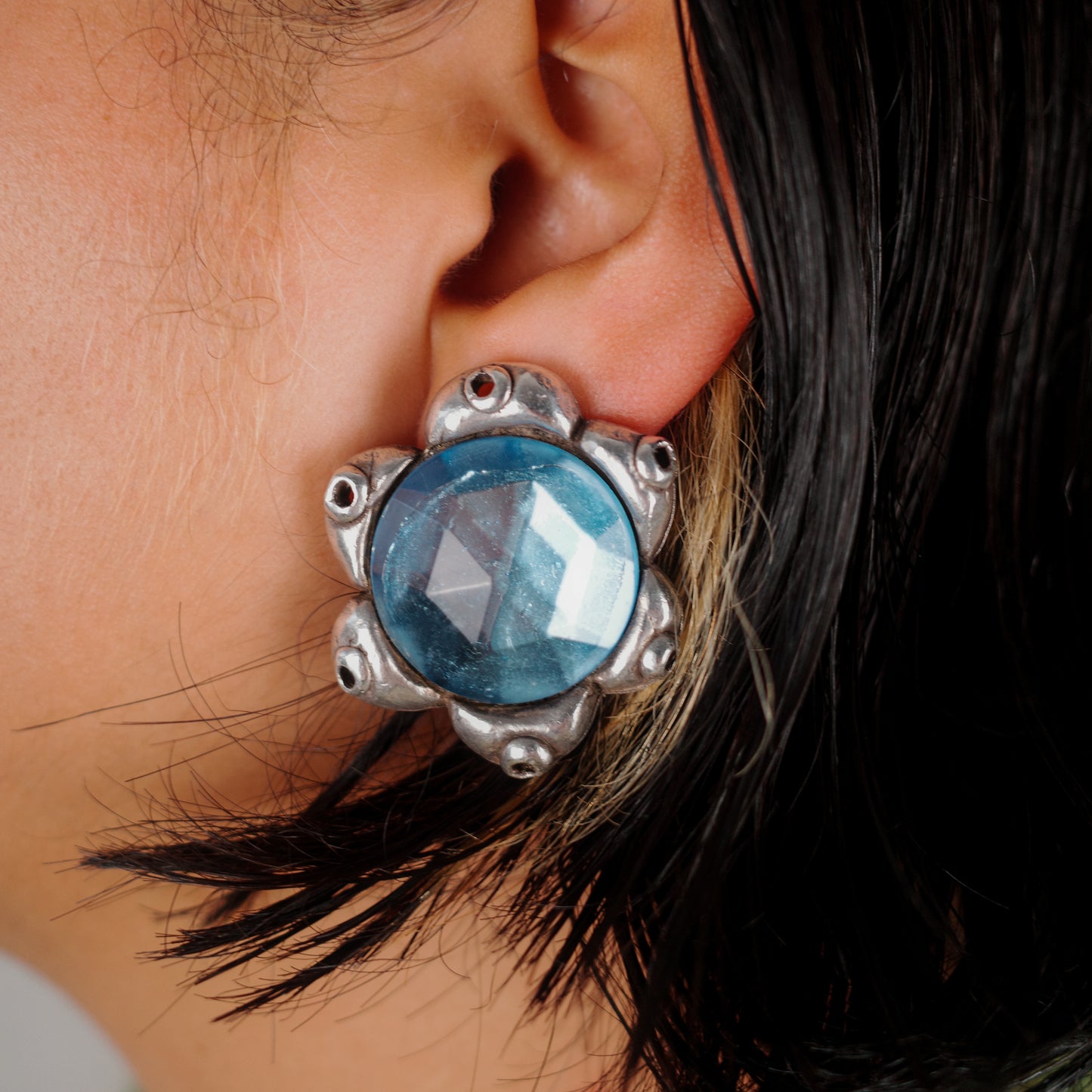 1970s blue crystal clip earrings