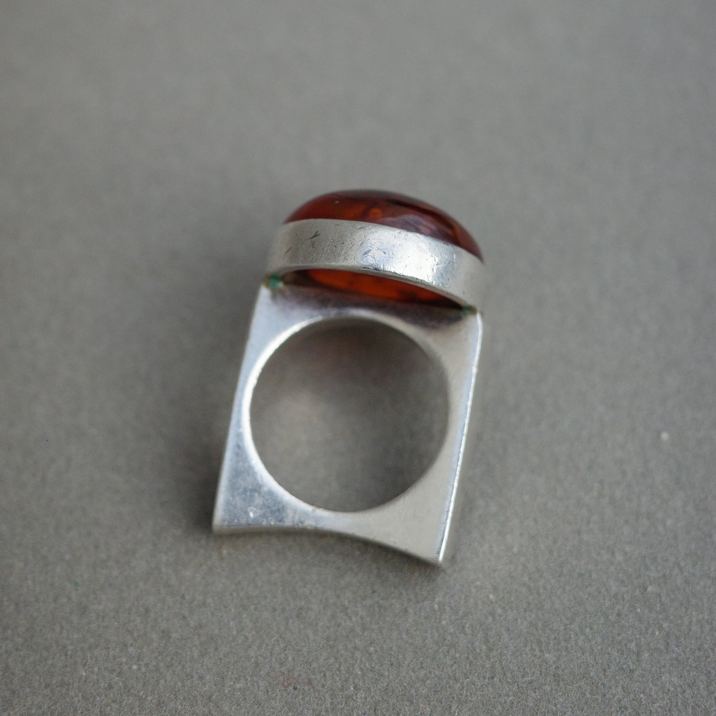 Amber bubble ring