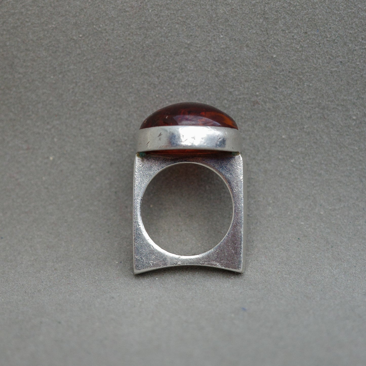 Amber bubble ring
