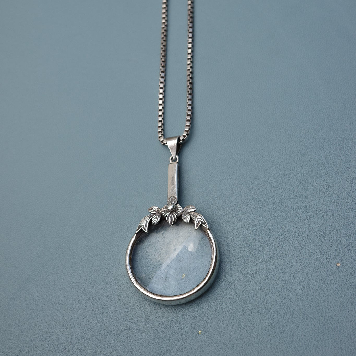 Art Nouveau maginifying glass pendant