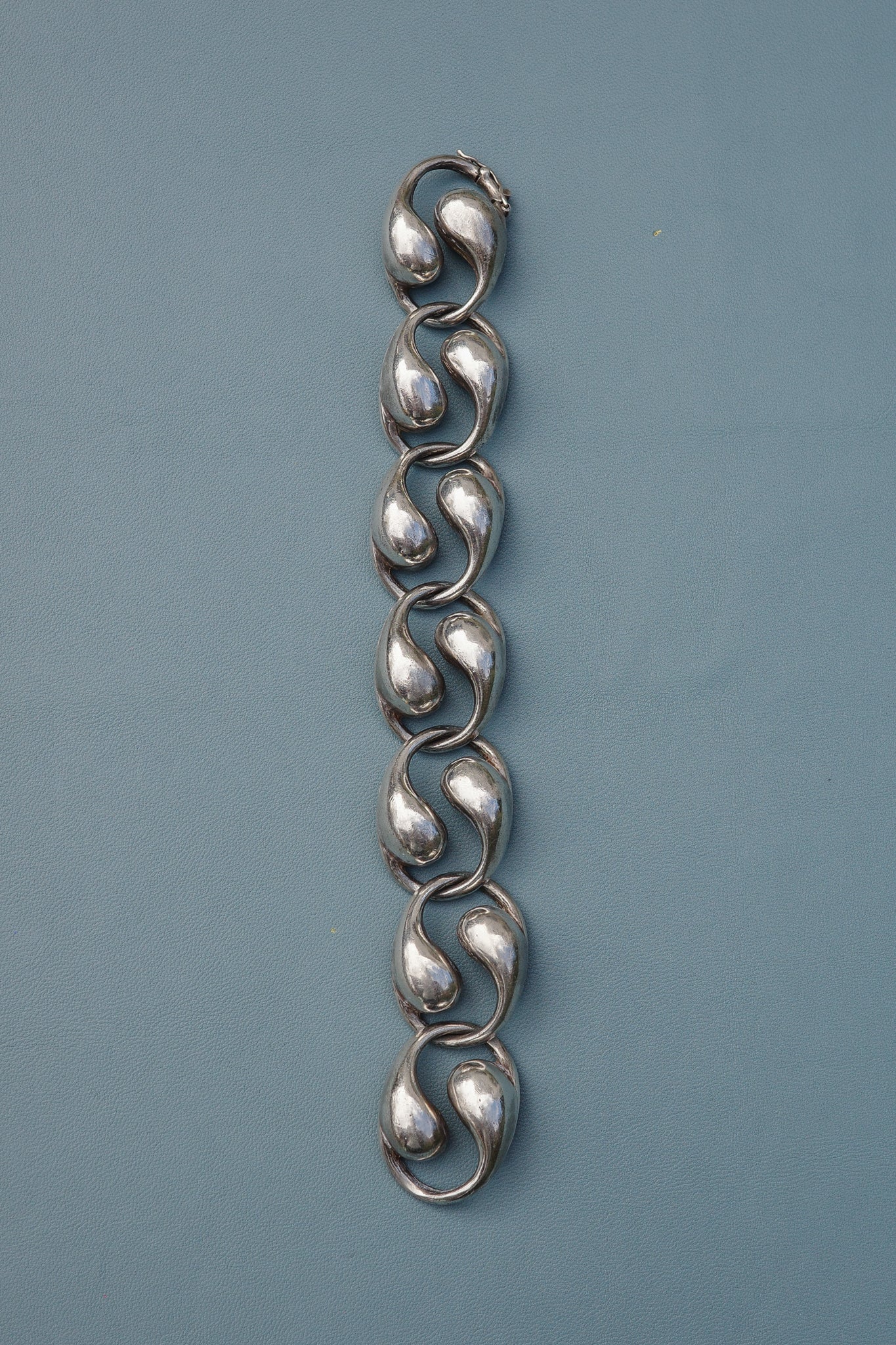 puffy scroll link bracelet