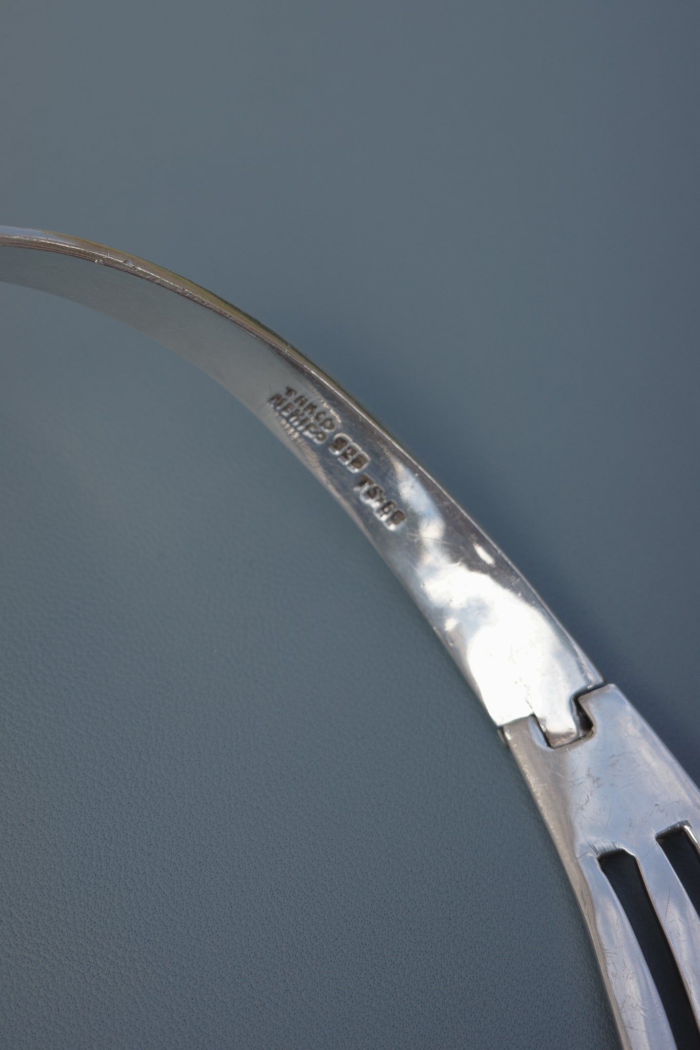 V-shaped Taxco collar