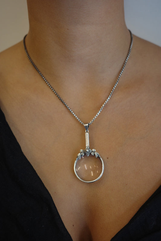 Art Nouveau maginifying glass pendant