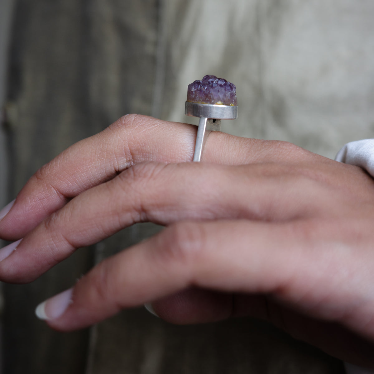 Rough amethyst ring