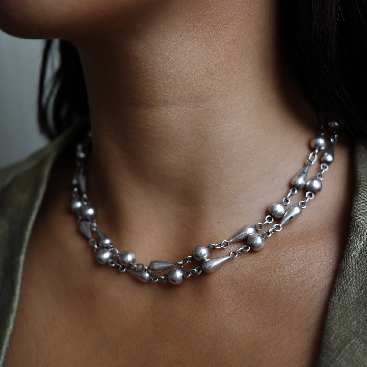 Post-modern beaded long chain