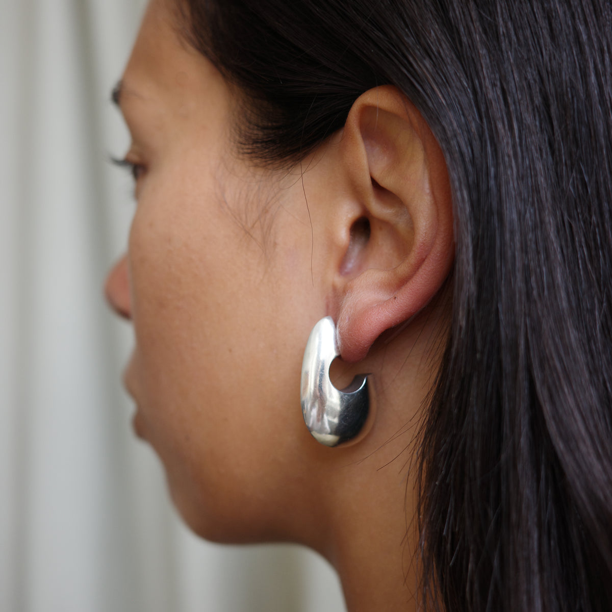 Chubby modernist hoops