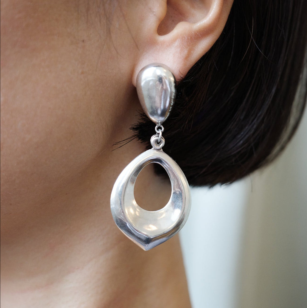 Modernist open studs
