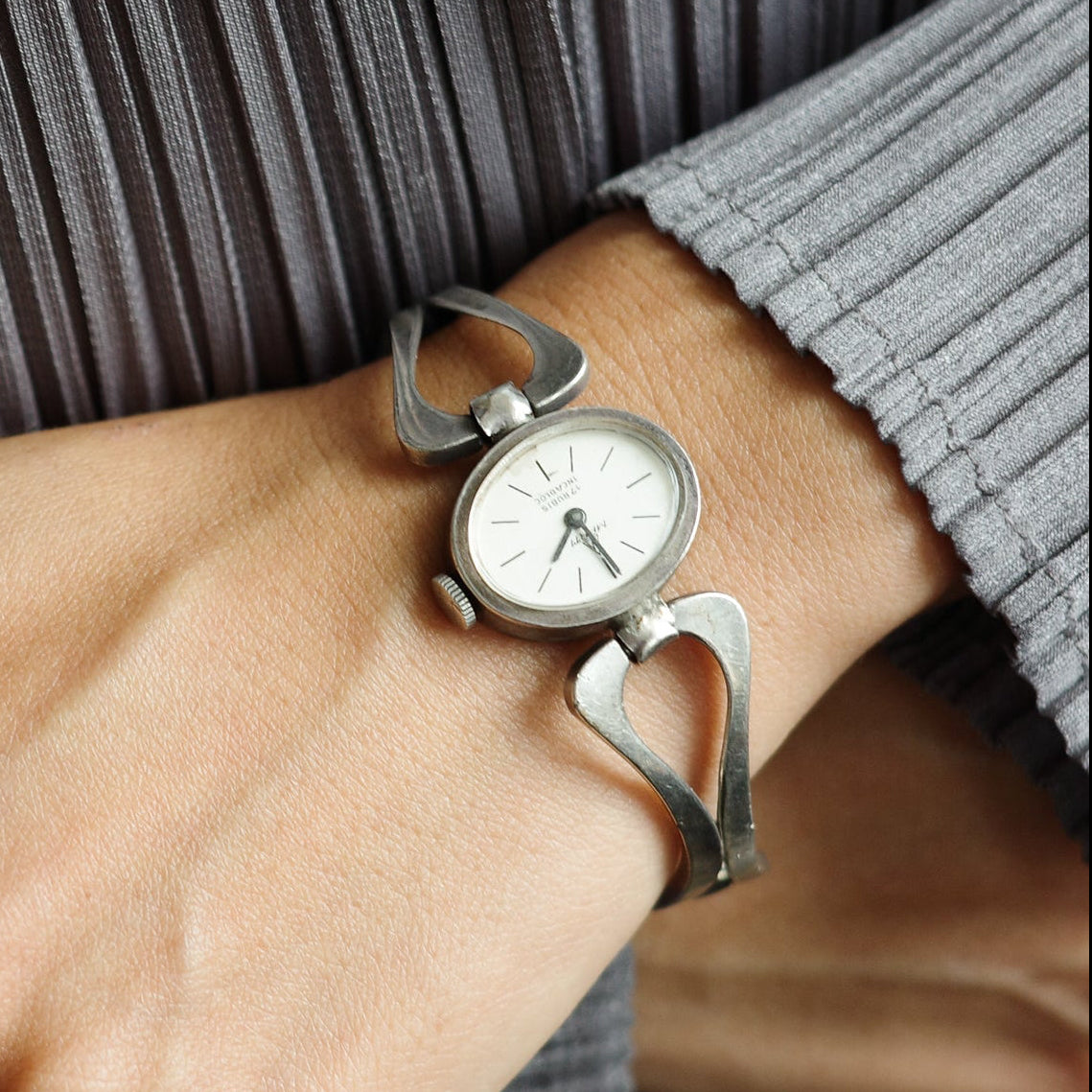 1960s butterfly band watch