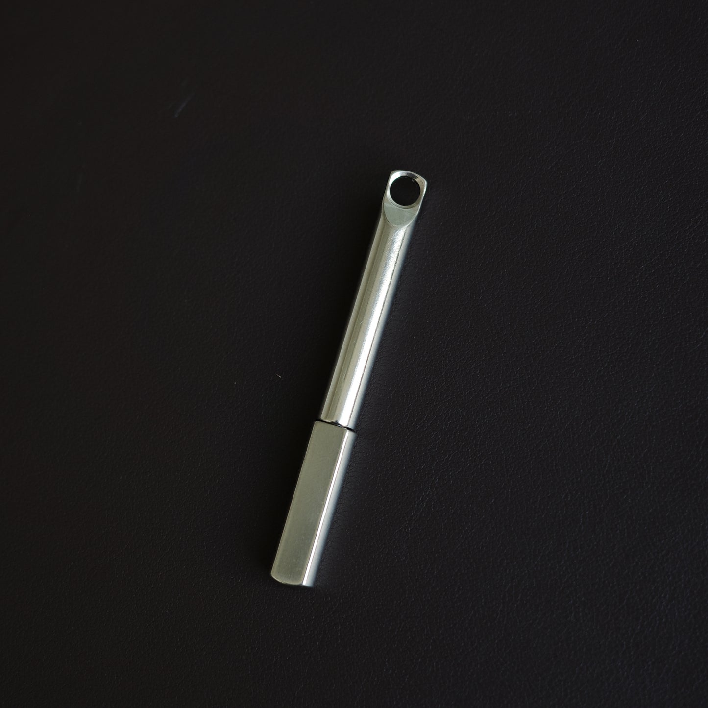 1940s slim cylindrical pendant