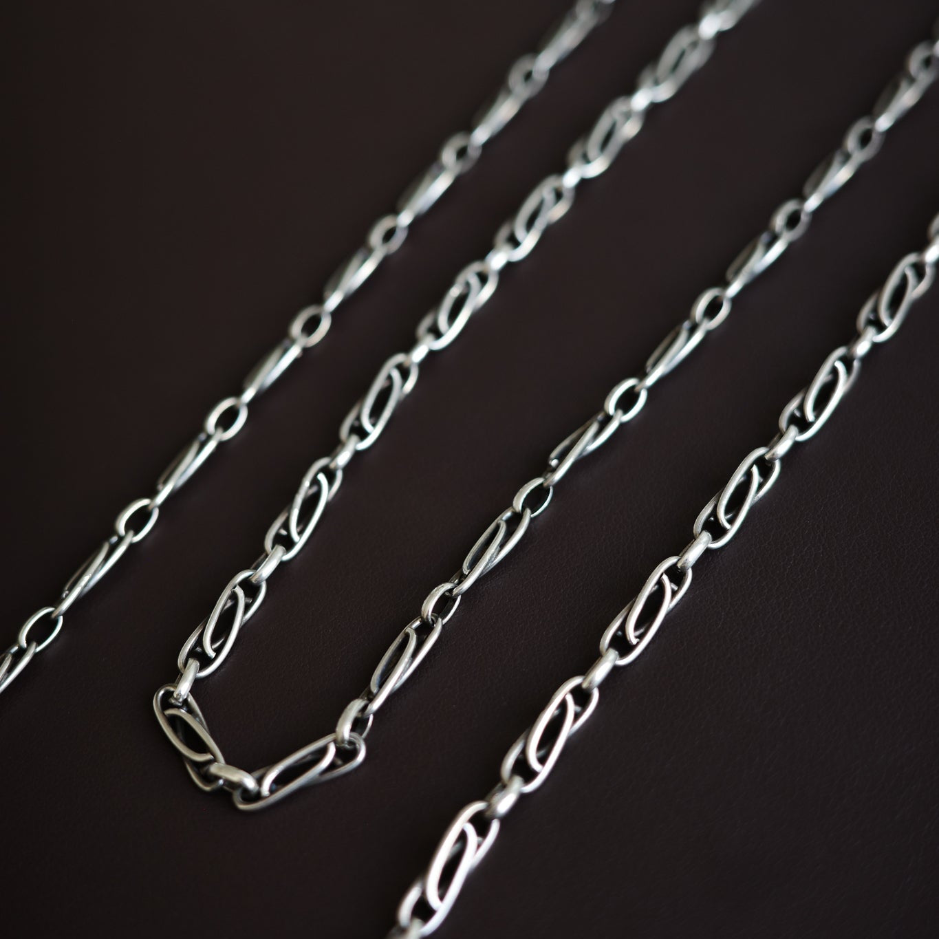 Rare twisted-link chain