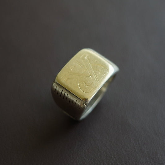 Antique signet ring with golden top