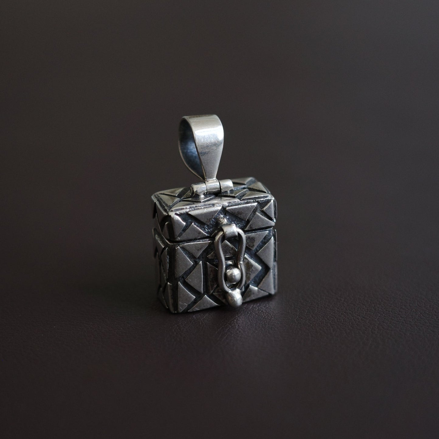 Secret box pendant