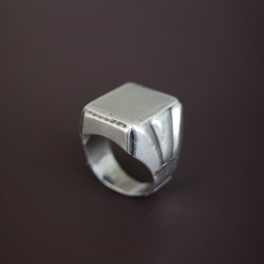 Art Deco studio-crafted signet ring