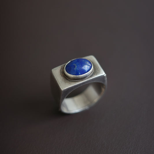 Sharp rectangle band ring