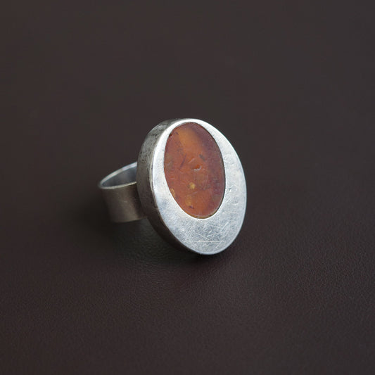 Oval amber ring