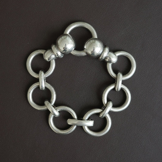 Heavy-weight hoop link bracelet
