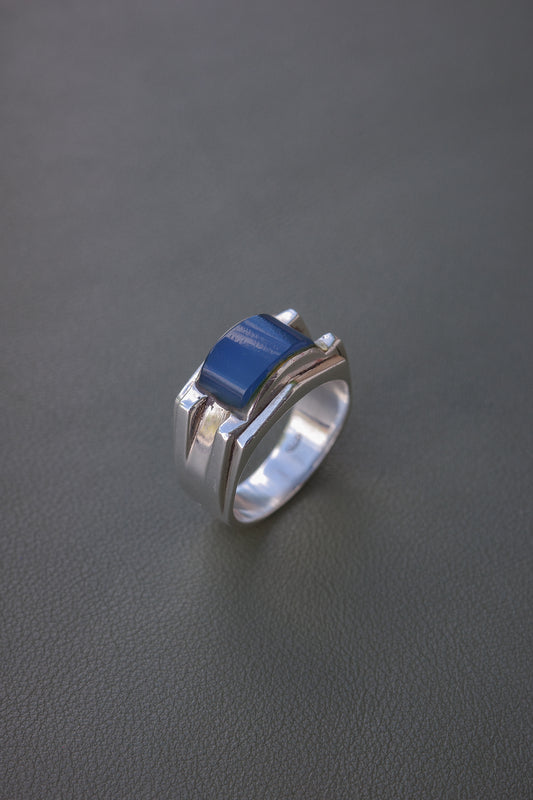 Art-Deco aventure stone ring