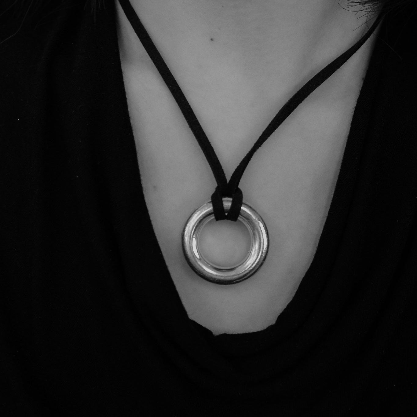 Solid hoop pendant