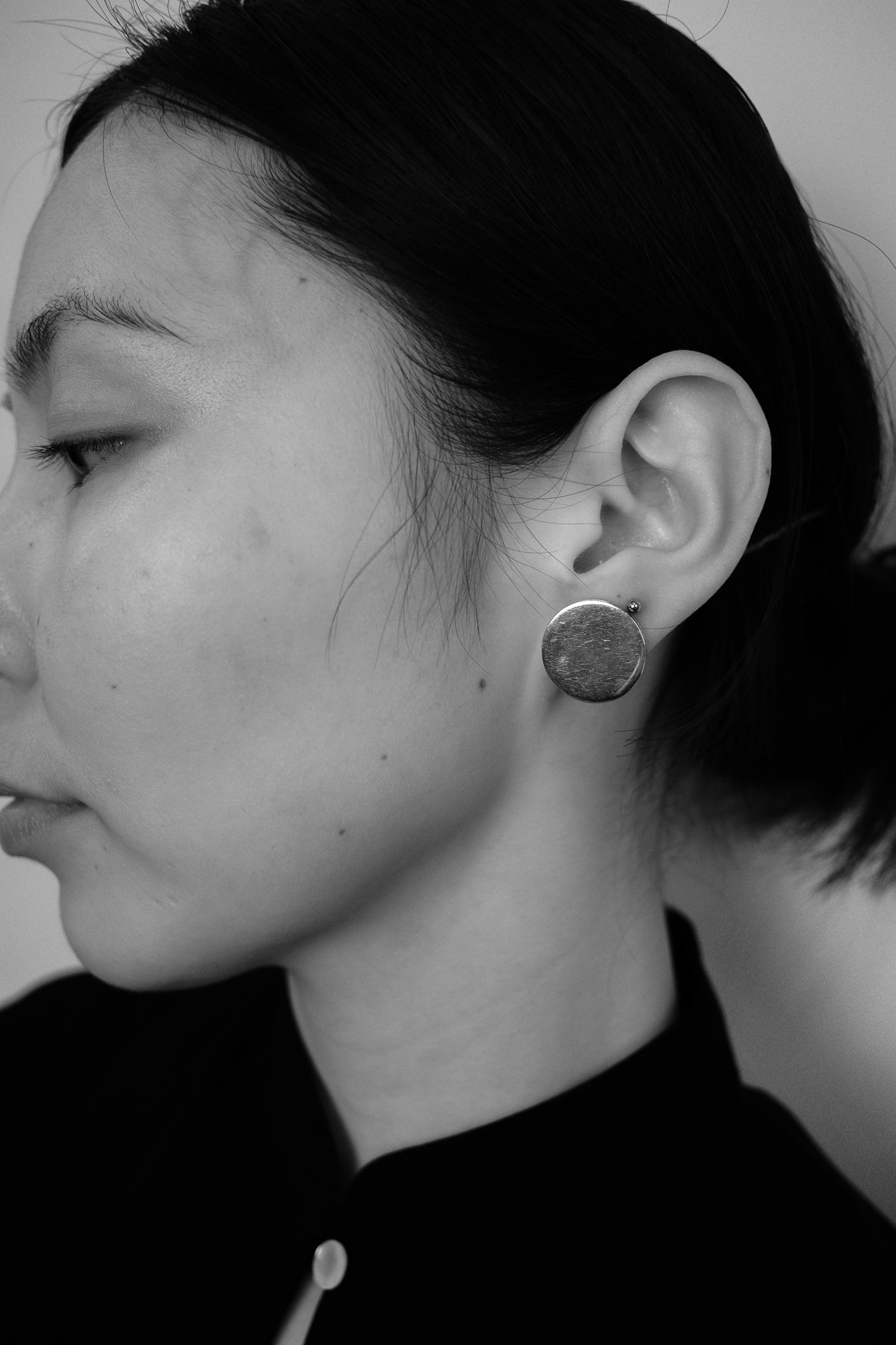 Solid silver disc earrings