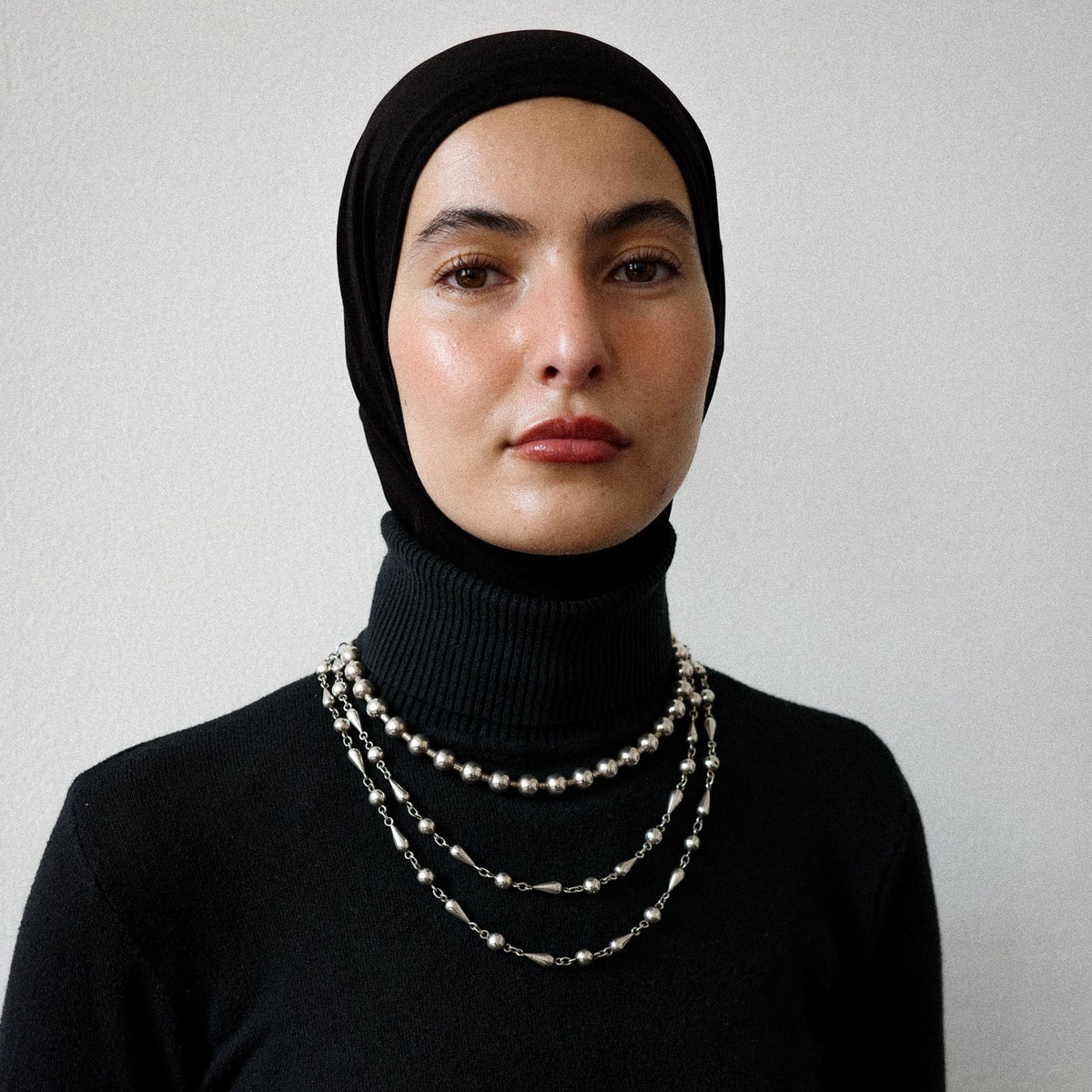 Post-modern beaded long chain