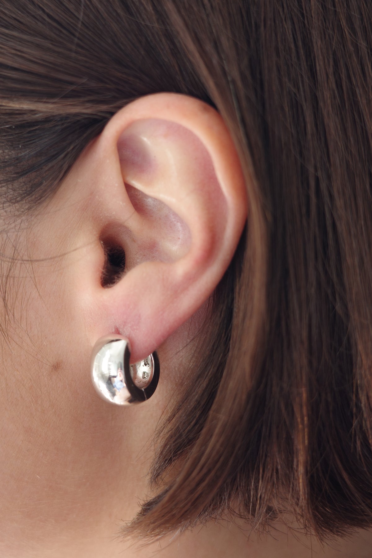 Round click earrings
