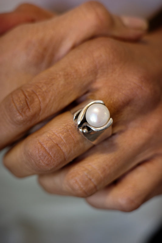 Brutalist pearl ring