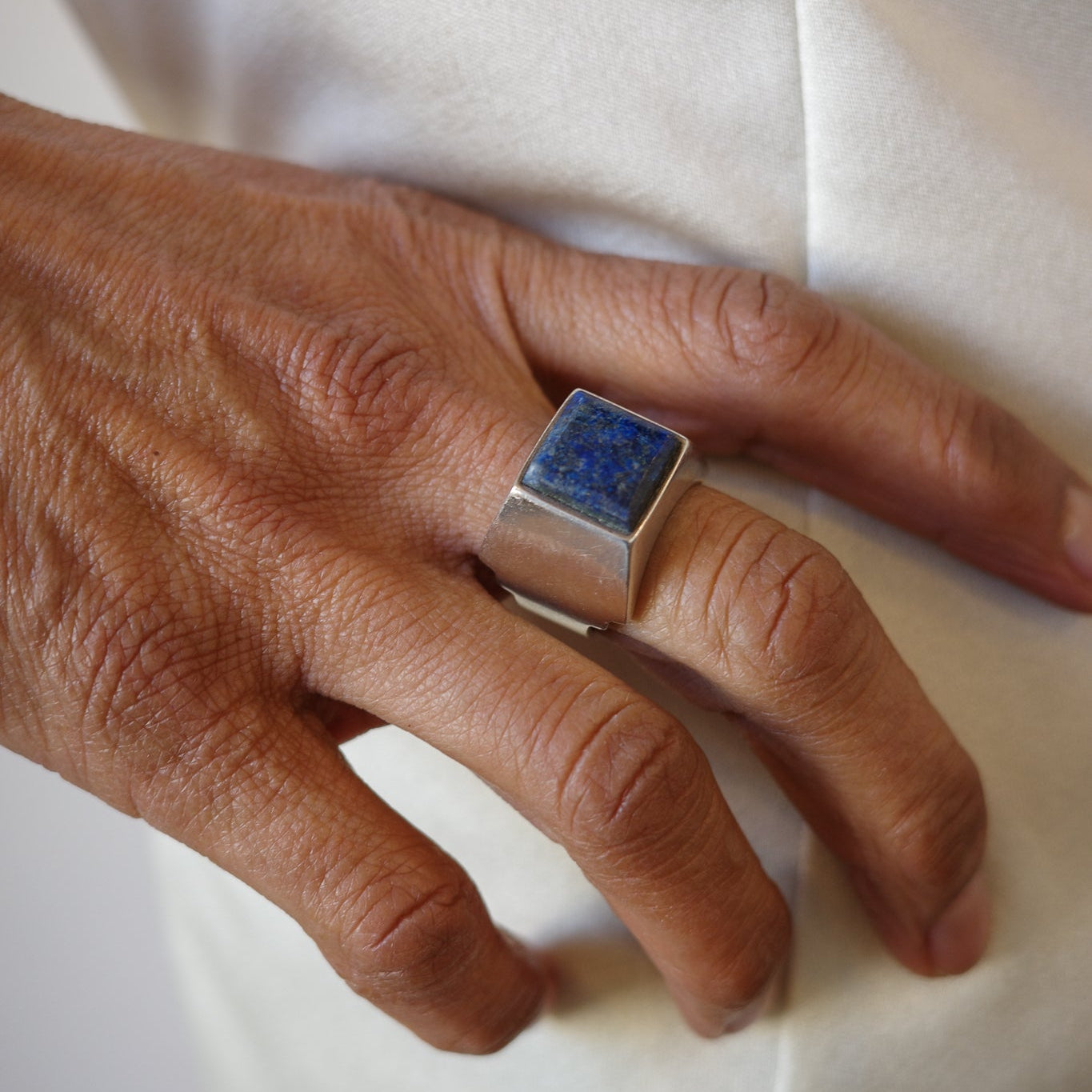 Rare and huge signet ring with Lapis Lazuli