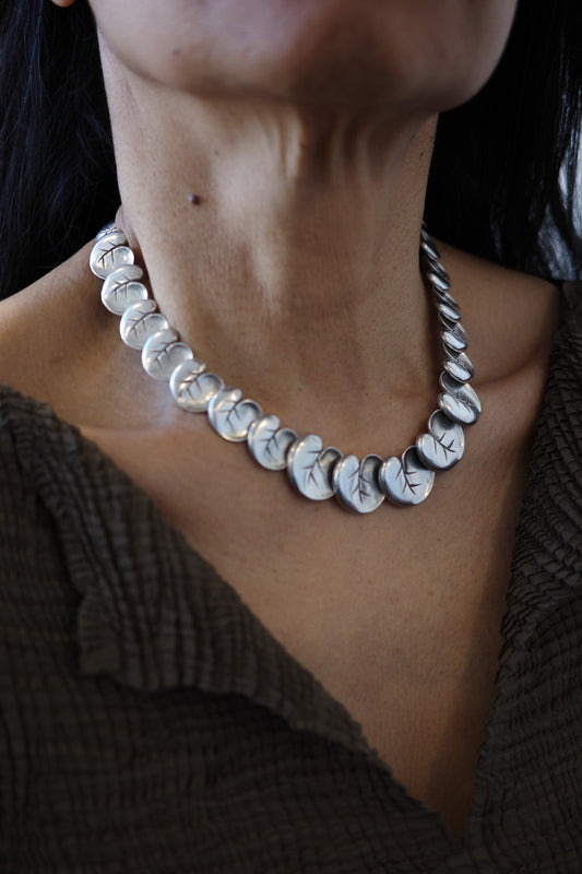 1960s-1970s leaf necklace