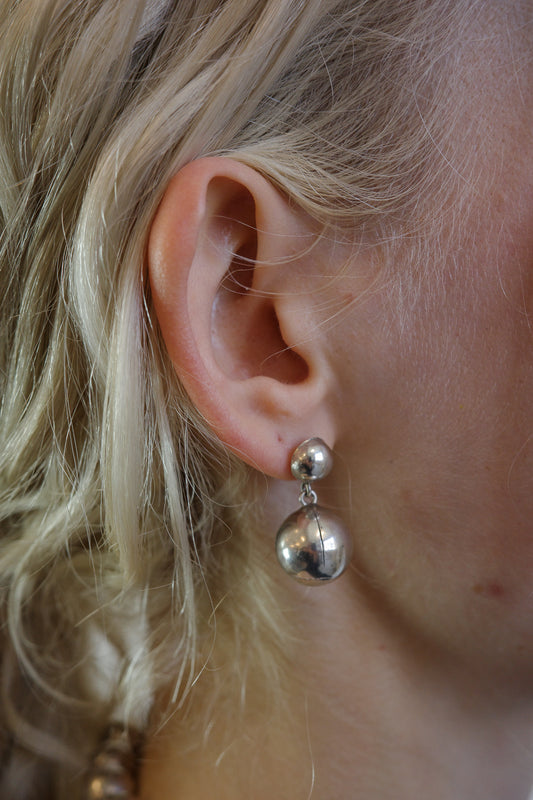 Hollow gorgeous pearl dangle earrings